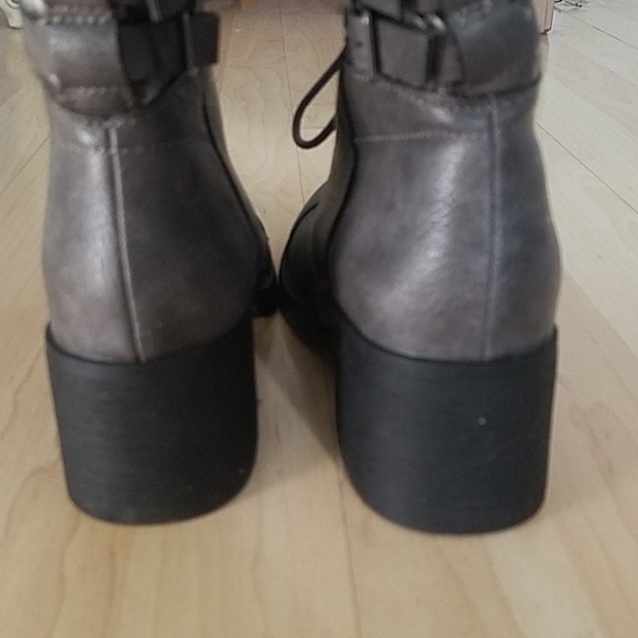 Grey combat boots size 71/2 or 8 - Picture 3 of 3